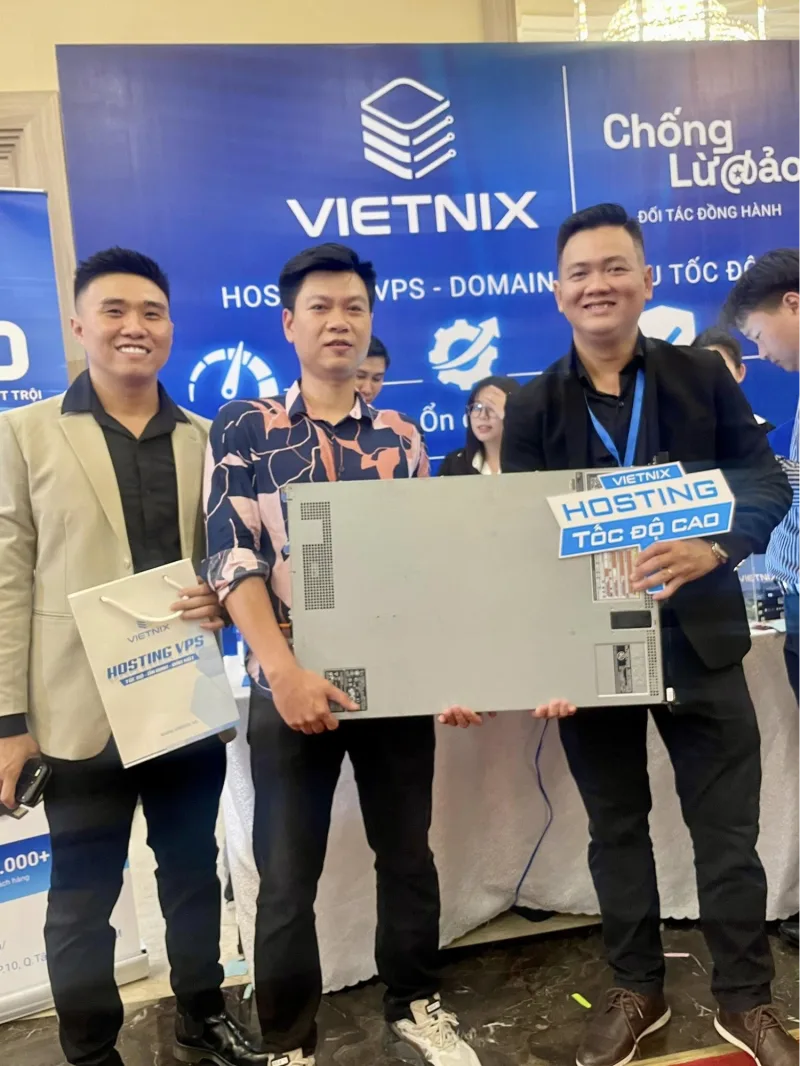 Khách mời nhận được nhiều phần quà hấp dẫn